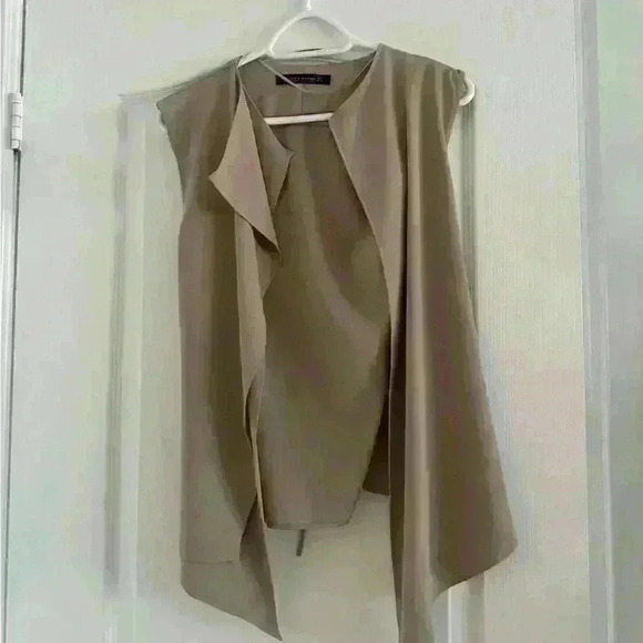 Zara woman’s cream beige  jacket vest in size medium in perfect condition - Picture 9 of 9